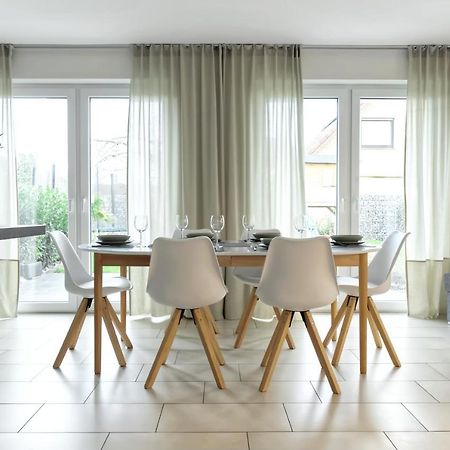 Modern Wohnen I Smart Tv I Terrasse I 2X Parkplatz I 2 Schlafzimmer I 6 Schlafplaetze Bad Oeynhausen Exterior photo