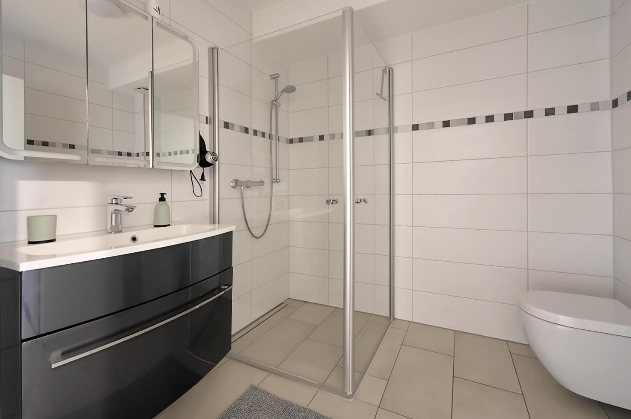 Modern Wohnen I Smart Tv I Terrasse I 2X Parkplatz I 2 Schlafzimmer I 6 Schlafplaetze Bad Oeynhausen Exterior photo